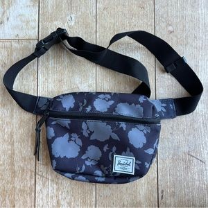 Herschel Fifteen Hip Pack Bag Shadow Floral